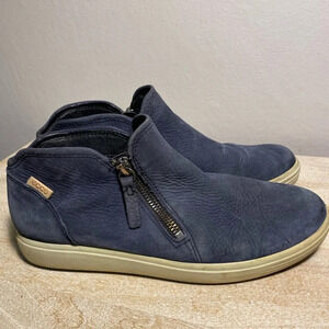 Ecco soft low cut zipper bootie blue nubuck. Size 38 / 7